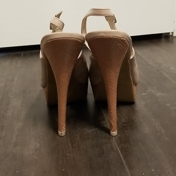 Bonnibel Nude Platform Heels - Picture 3 of 6